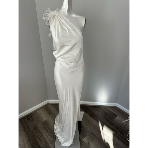 NWT MadeByIla One Shoulder Feather Trim Open Back Silk Emma Gown White $1200 - Picture 5 of 15